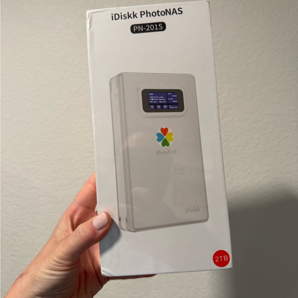 iDiskk PhotoNAS PN-201S Portable NAS - White